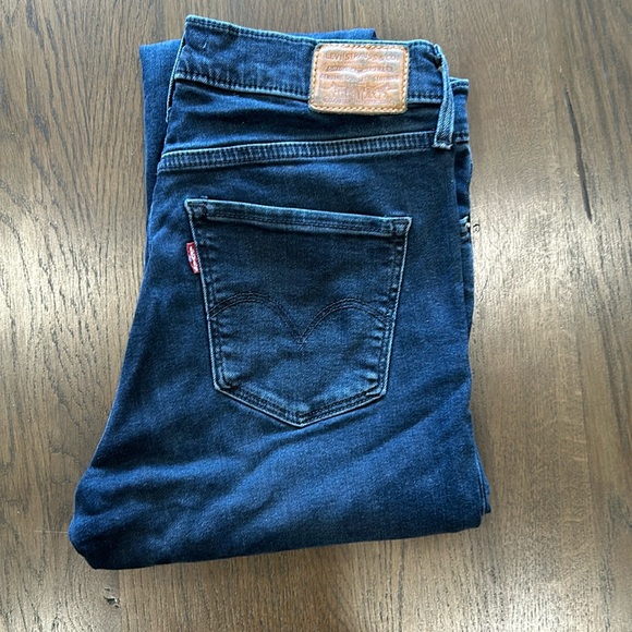 Levi’s 311, shaping skinny jeans; size 28; soft black - Picture 5 of 6